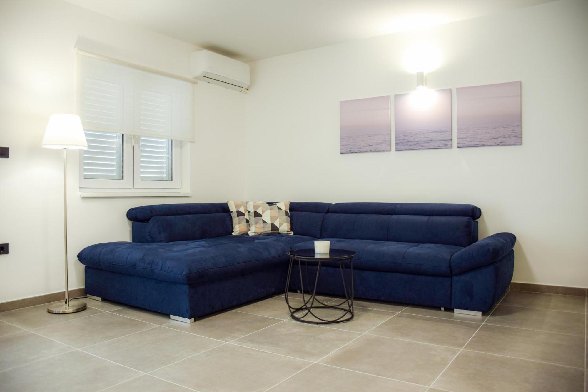 Apartments Petra Risika Bagian luar foto
